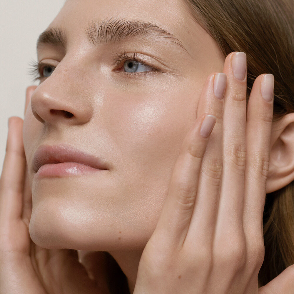 Rose Deep Hydration Oil-Infused Serum