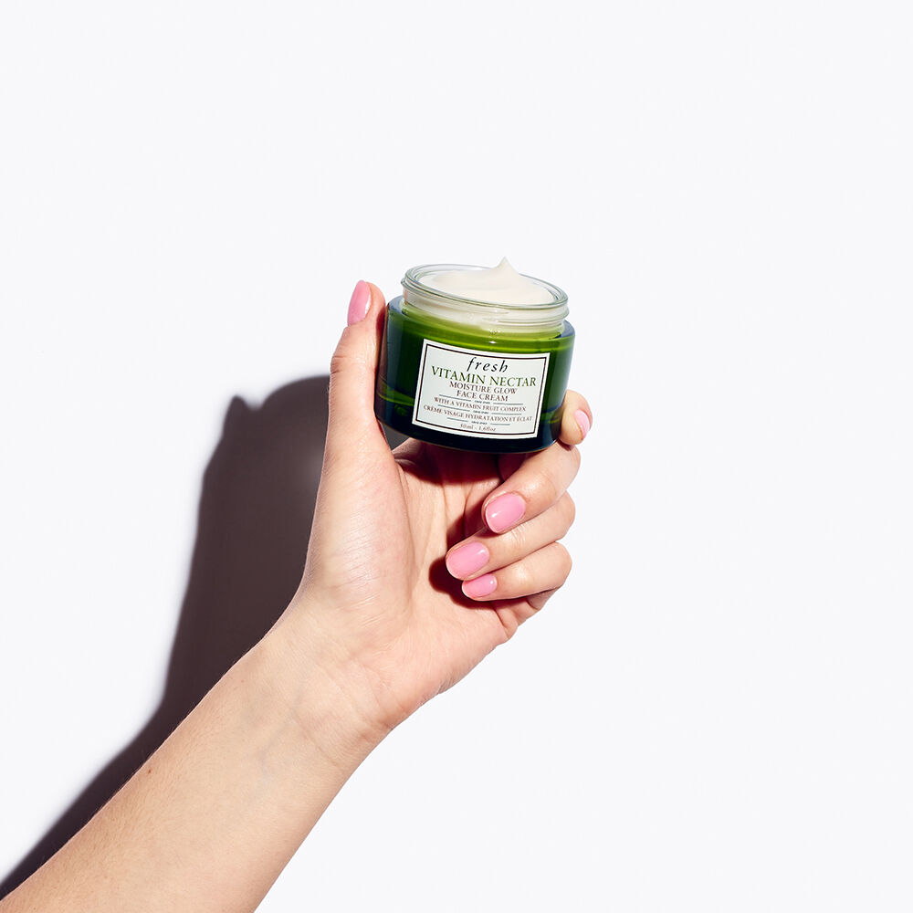 moist glow moisturizing cream