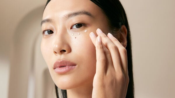 Crème Ancienne White Truffle Eye Serum-Cara untuk menggunakan-Image