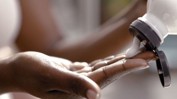 Lotion pour le corps hydratante au lait végétal et à la vitamine E-Mode d'emploi-Image