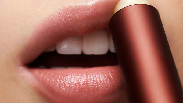 Limited-Edition Sugar Aurora Red Tinted Lip Balm-How to use-Image
