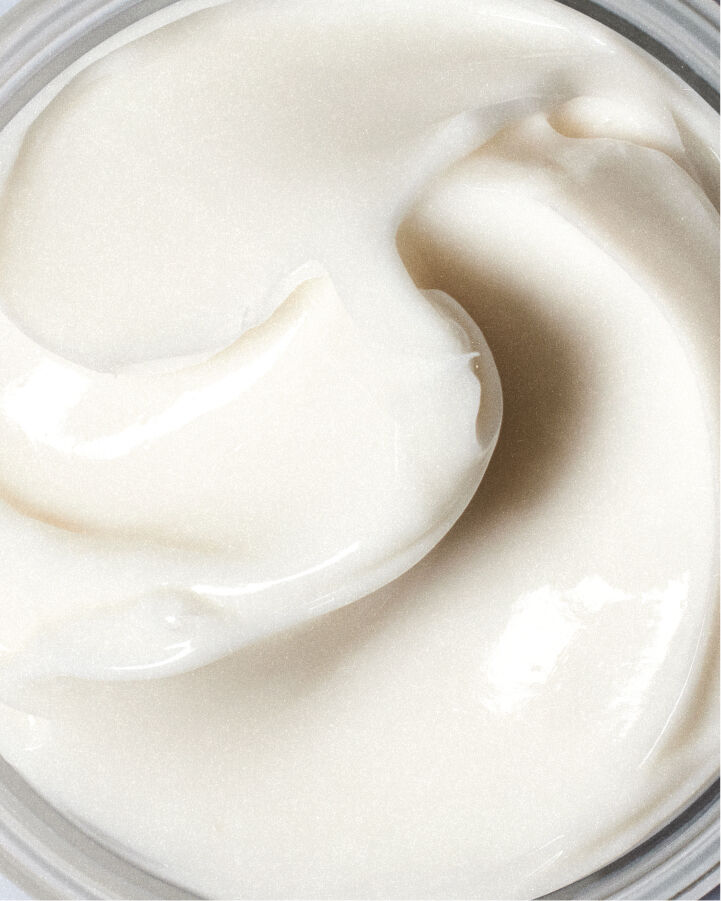 masque apaisant et r&eacute;g&eacute;n&eacute;rant aux fleurs