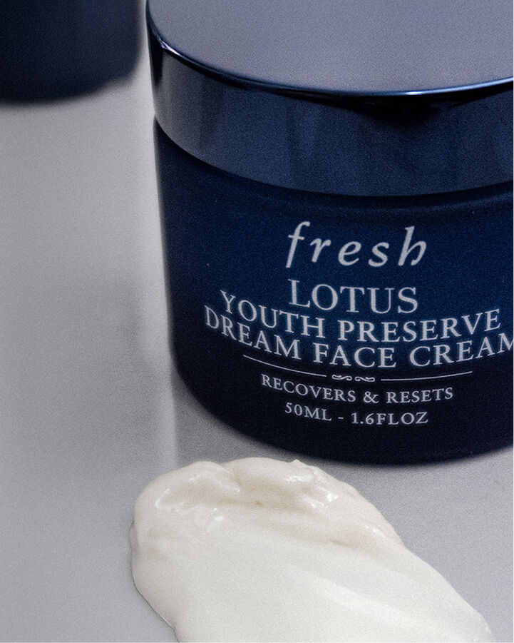 cr&egrave;me de r&ecirc;ve pro-jeunesse pour le visage au lotus